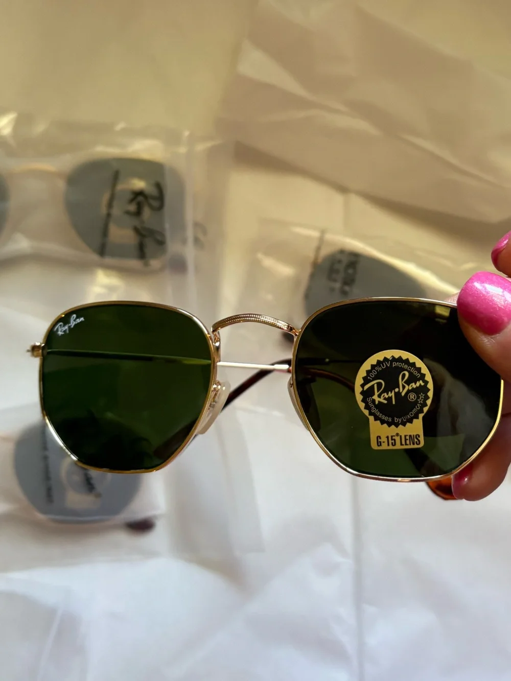 NEW-NOT Ray-Ban Women’s Gold Frame Sunglasses with Green Lenses